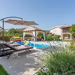Tena Villa