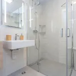 Tena Villa *