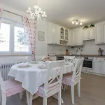 Tena Villa