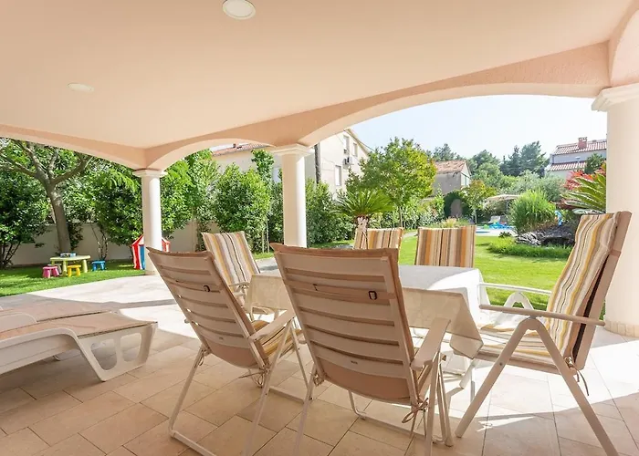 Tena * Tribunj (Sibenik-Knin)